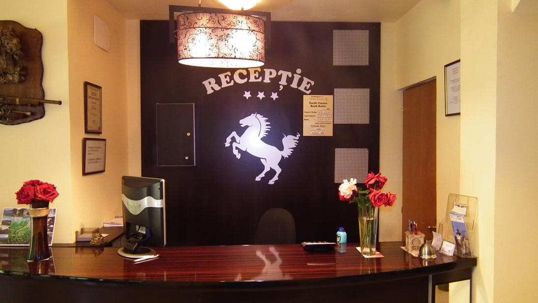 White Horse Hotel เปรดัล ภายนอก รูปภาพ
