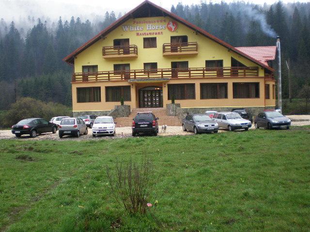 White Horse Hotel เปรดัล ภายนอก รูปภาพ