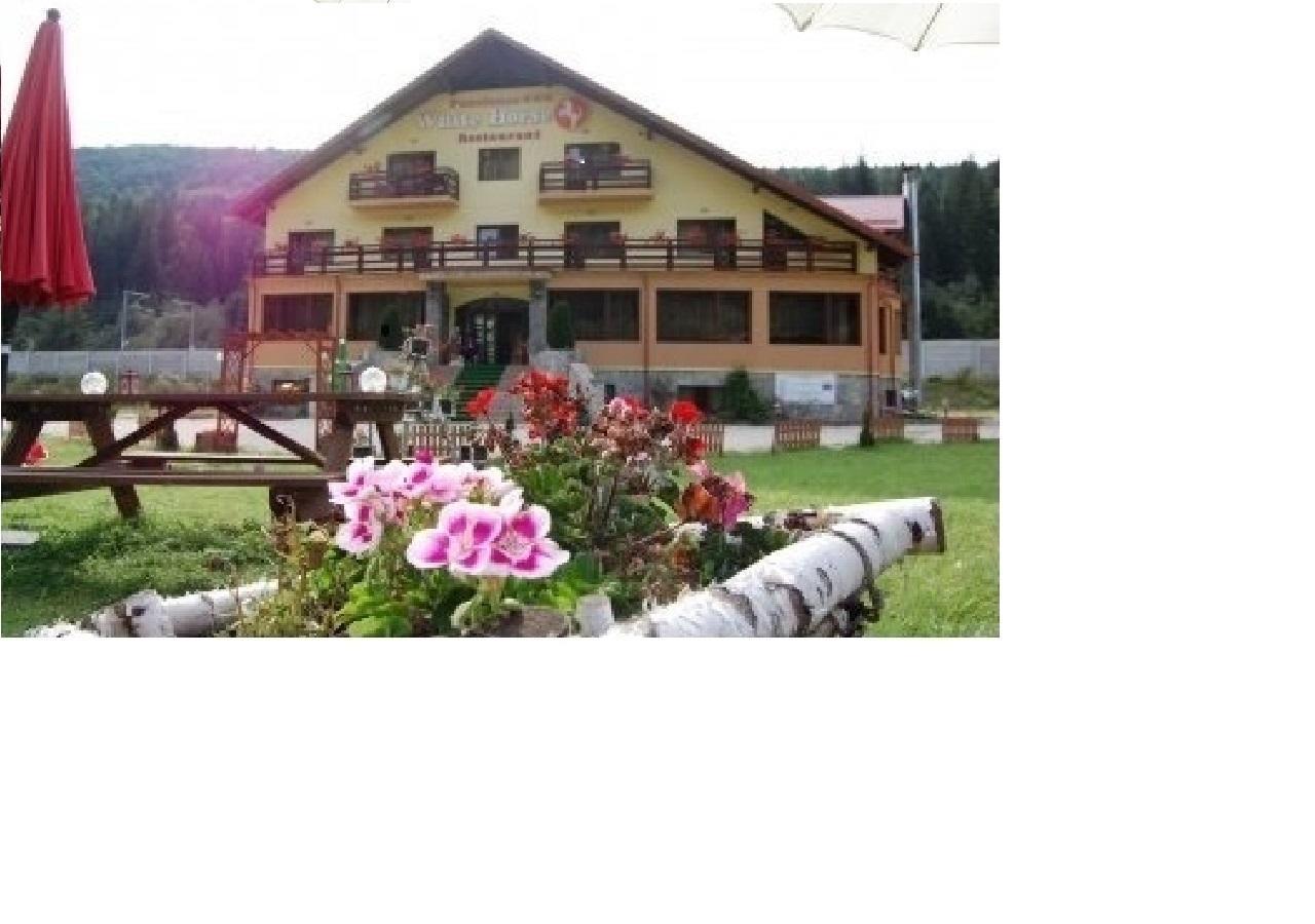 White Horse Hotel เปรดัล ภายนอก รูปภาพ